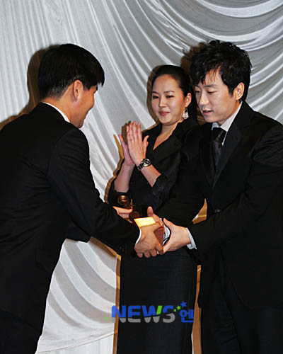 http://m.fjsenfa.cn/pics/default/download/e9f8e3bc8bec5e5e2c8a1fc0d7ceef33.jpg