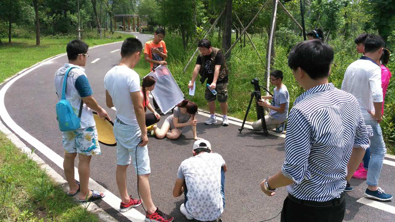 http://m.fjsenfa.cn/pics/default/download/f8d4fbdbf1c4d9e0501b1c6f8f3c5e87.jpg