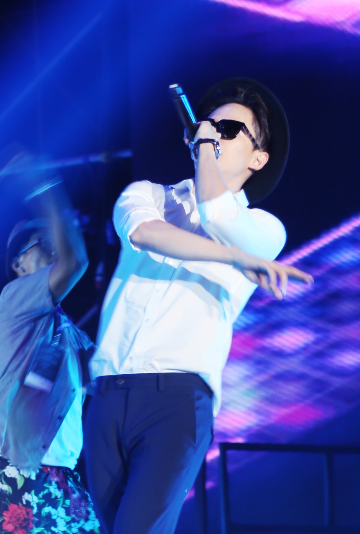http://m.fjsenfa.cn/pics/star/pic/1865/2a13ed03632a127ee1fb41801af5.jpg