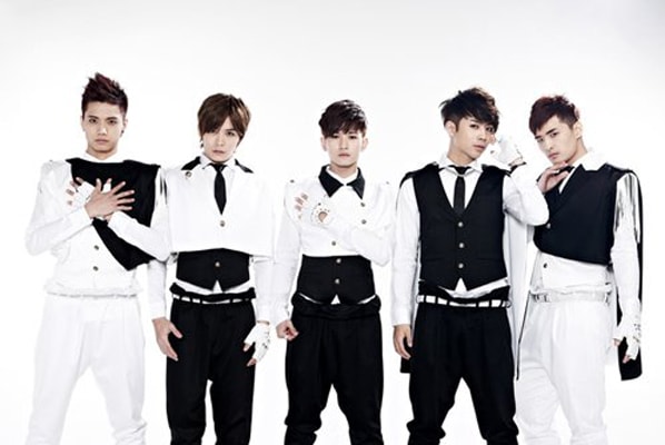 http://m.fjsenfa.cn/pics/star/pic/4bae/bc36978e6617c2f4170ee61dd3a2.jpg