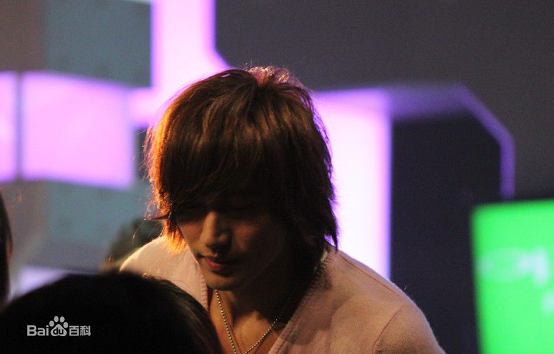 http://m.fjsenfa.cn/pics/star/pic/6b970f1ba24225b1c6f80a1d2a774040.jpg