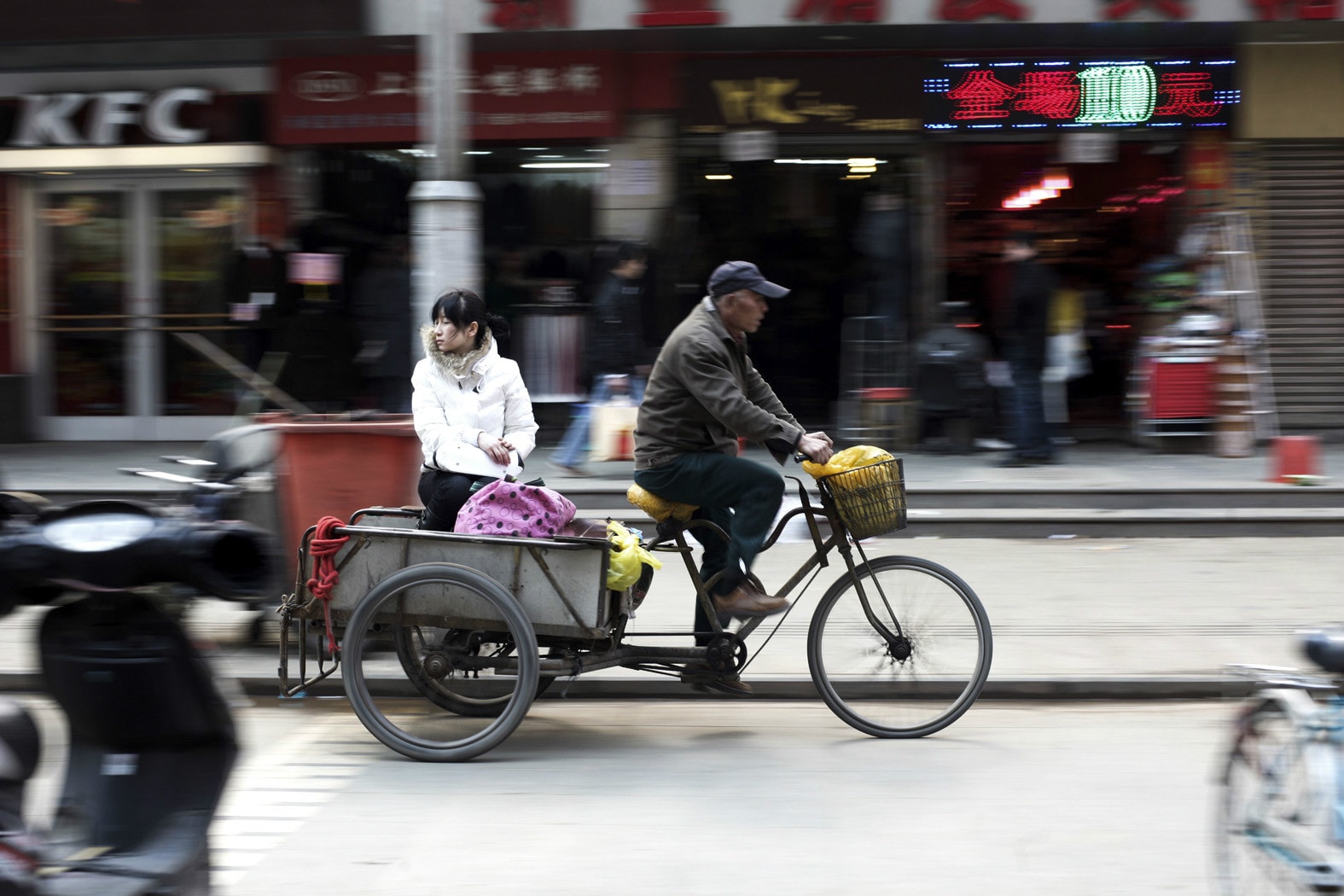 http://m.fjsenfa.cn/pics/star/pic/b307/b81952674c14738086e379647918.jpg