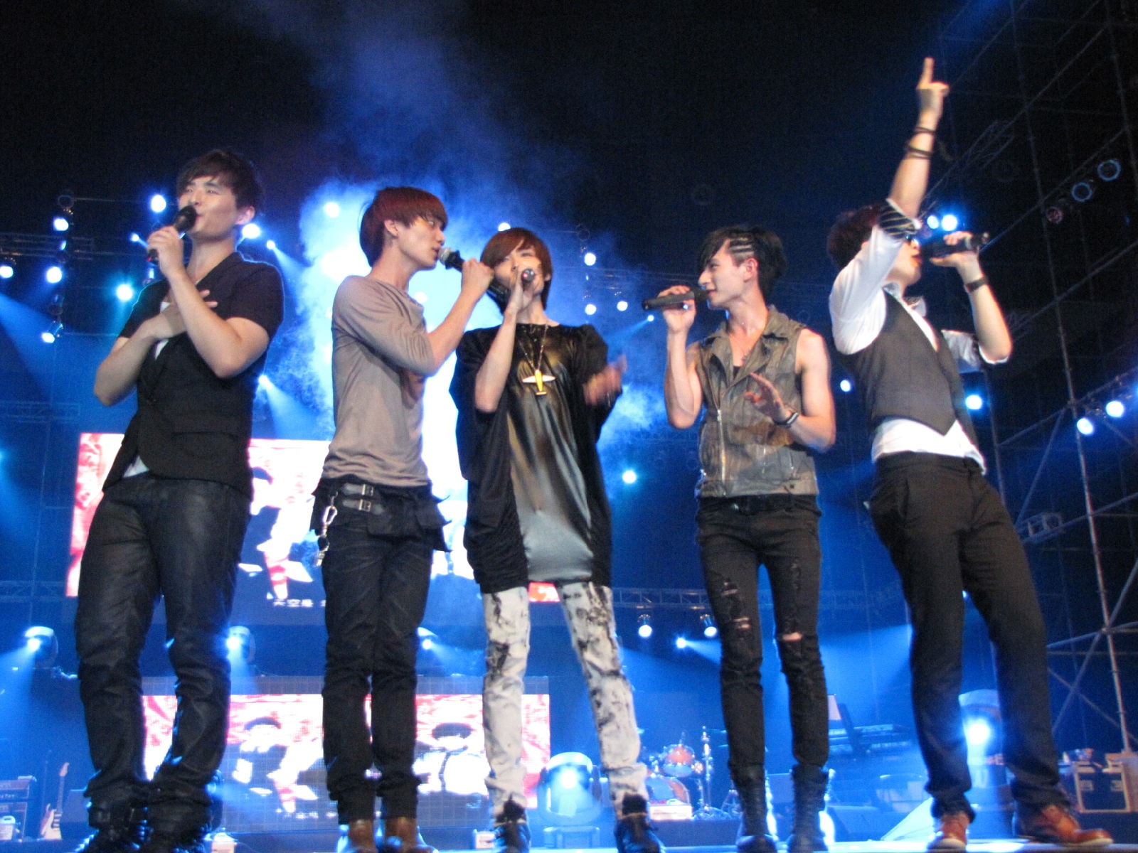 http://m.fjsenfa.cn/pics/star/pic/cca5/05c4d91caaa1043475bb77b7babd.jpg